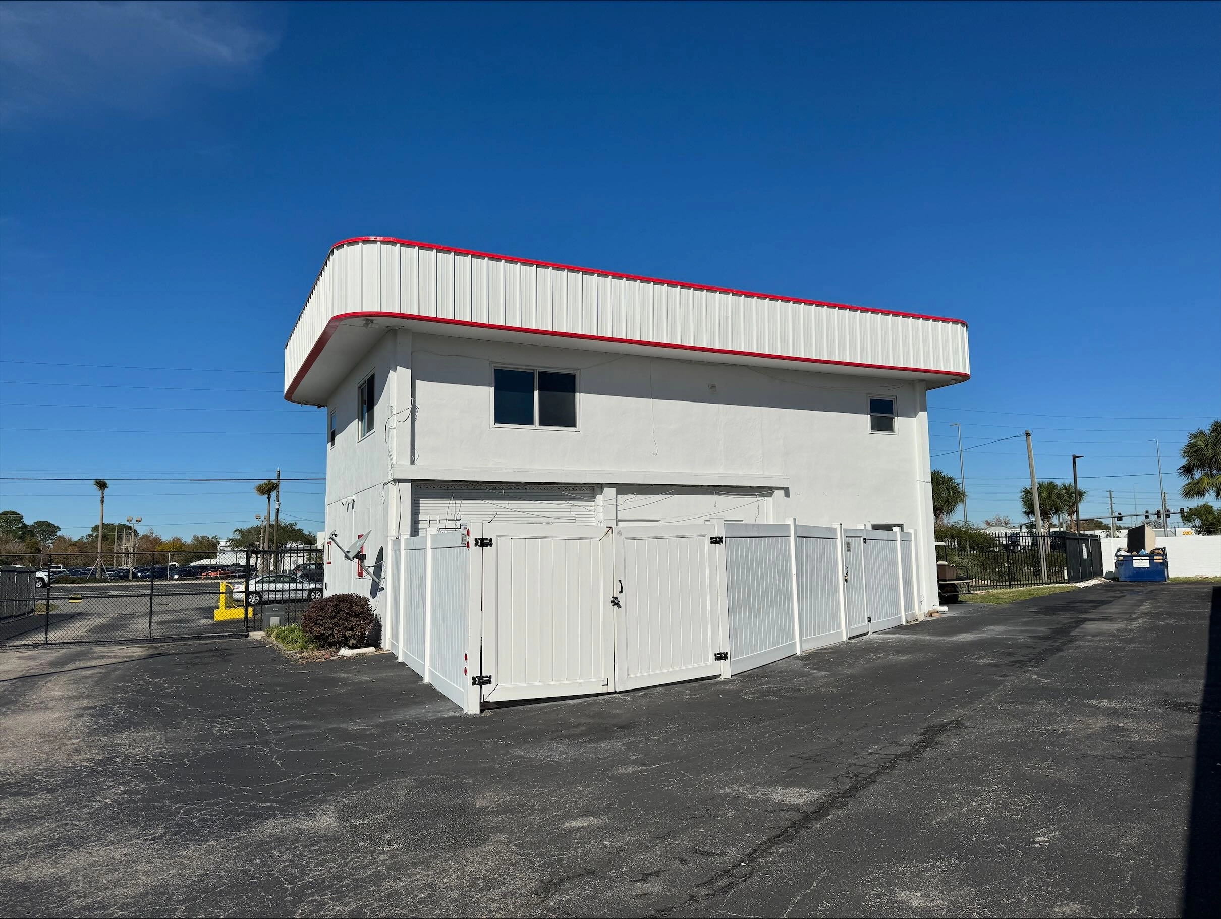 Store photo 2