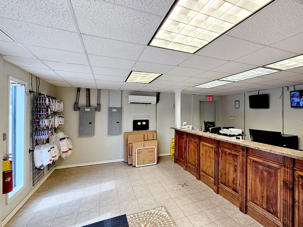 Store photo 4